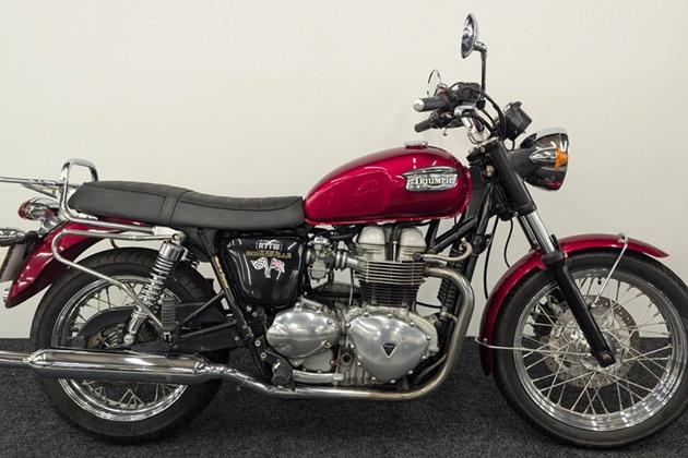 TRIUMPH BONNEVILLE 800