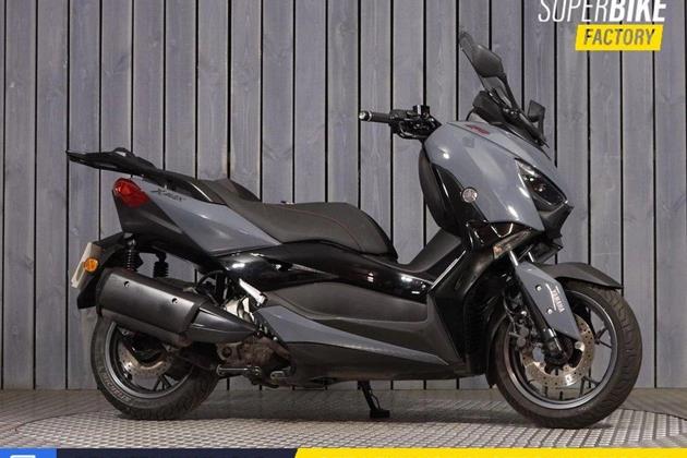 YAMAHA XMAX 300