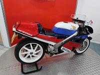 HONDA RC30