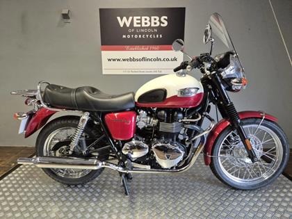 TRIUMPH BONNEVILLE T100