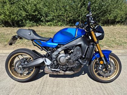 YAMAHA XSR900