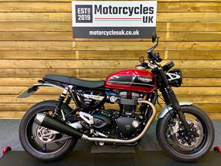 TRIUMPH SPEED TWIN 1200 