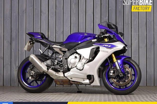 YAMAHA R1