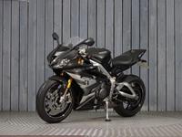 TRIUMPH DAYTONA MOTO2 765