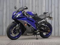 YAMAHA R6