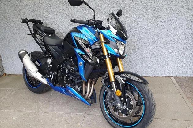 SUZUKI GSX-S750