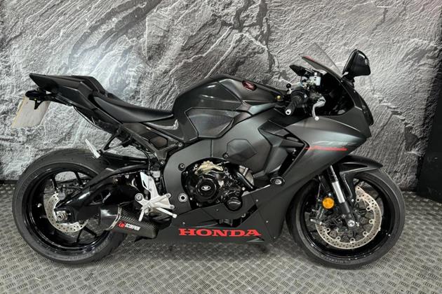 HONDA CBR1000RR FIREBLADE