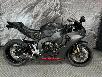 HONDA CBR1000RR FIREBLADE