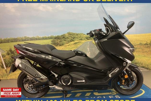 YAMAHA TMAX 530