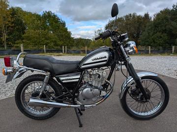 SUZUKI GN125