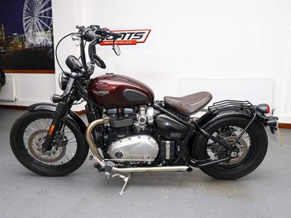 TRIUMPH BONNEVILLE BOBBER