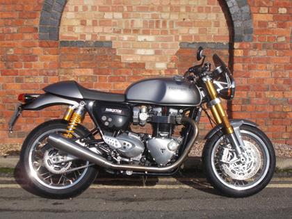 TRIUMPH THRUXTON 1200 R