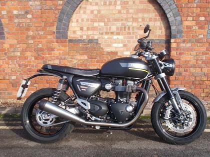 TRIUMPH SPEED TWIN 1200