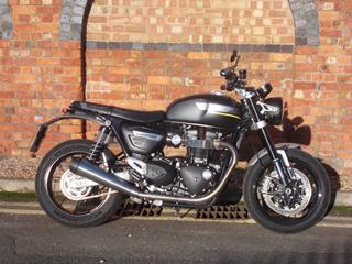 TRIUMPH SPEED TWIN 1200 