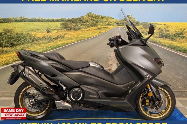 YAMAHA TMAX 560