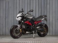 TRIUMPH STREET TRIPLE 675