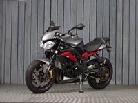 TRIUMPH STREET TRIPLE 675