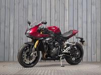 TRIUMPH SPEED TRIPLE 1200 RR