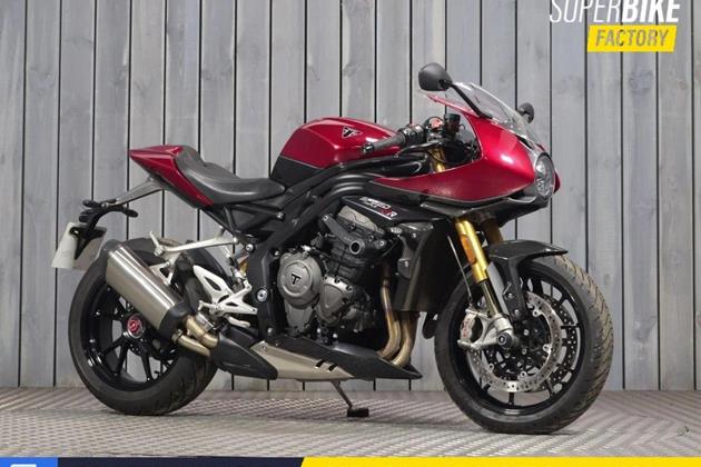 TRIUMPH SPEED TRIPLE 1200 RR