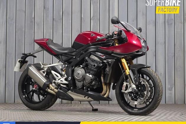 TRIUMPH SPEED TRIPLE 1200 RR