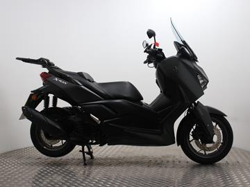 YAMAHA XMAX 125