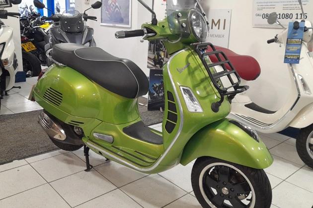 PIAGGIO VESPA GTS300