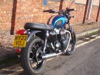 TRIUMPH BONNEVILLE T100