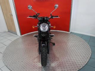 TRIUMPH BONNEVILLE 900 