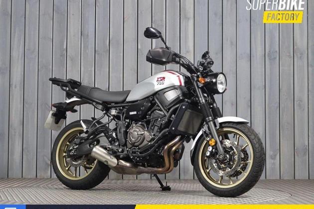 YAMAHA XSR700