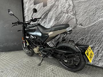 HUSQVARNA SVARTPILEN 125