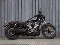 HARLEY-DAVIDSON NIGHTSTER 975