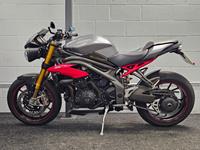 TRIUMPH SPEED TRIPLE 1050