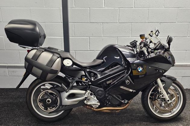 BMW F800ST