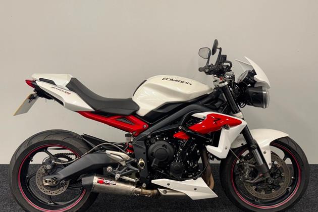 TRIUMPH STREET TRIPLE 675