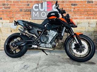 KTM 890 DUKE 