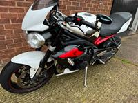 TRIUMPH STREET TRIPLE 675