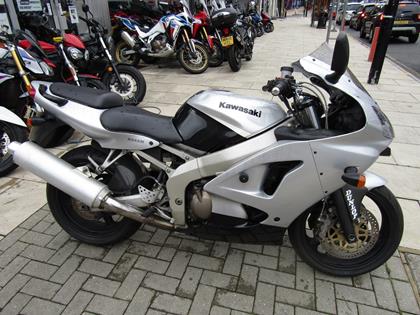 KAWASAKI ZX-6R