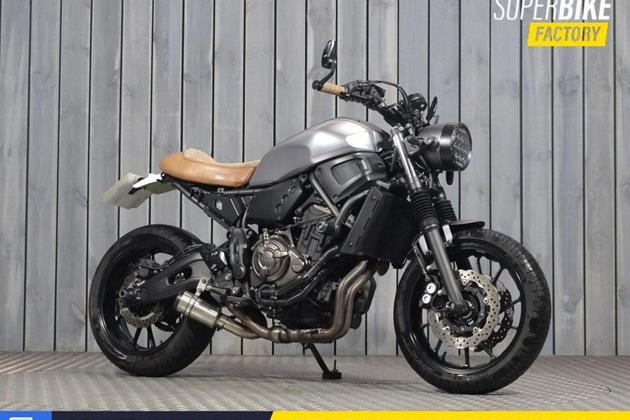 YAMAHA XSR700