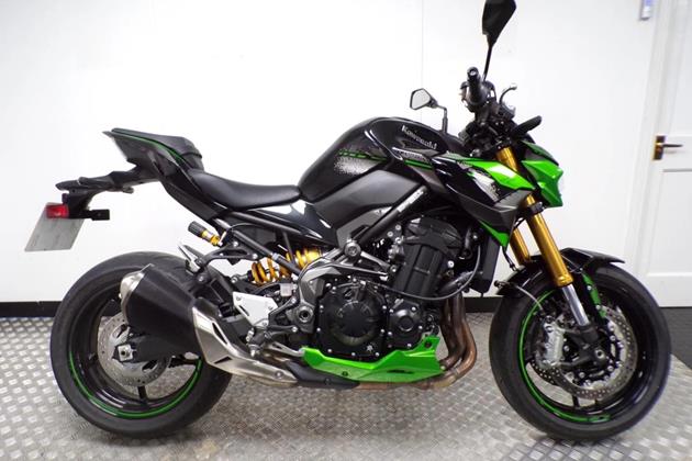 KAWASAKI Z900