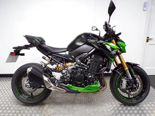 KAWASAKI Z900 