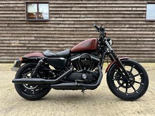 HARLEY-DAVIDSON SPORTSTER 883 