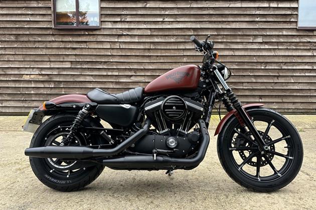 HARLEY-DAVIDSON SPORTSTER 883