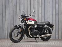 TRIUMPH BONNEVILLE T100