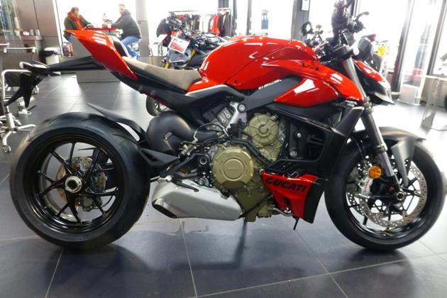 DUCATI STREETFIGHTER V4