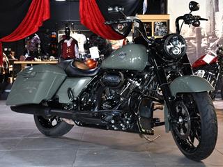 HARLEY-DAVIDSON ROAD KING 