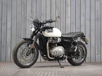 TRIUMPH BONNEVILLE T100