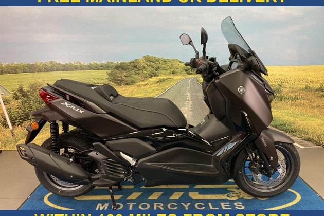 YAMAHA XMAX 125