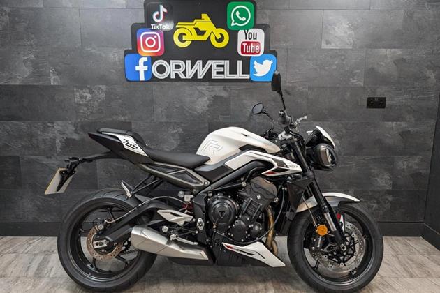 TRIUMPH STREET TRIPLE 765 R