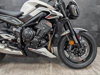 TRIUMPH STREET TRIPLE 765 R