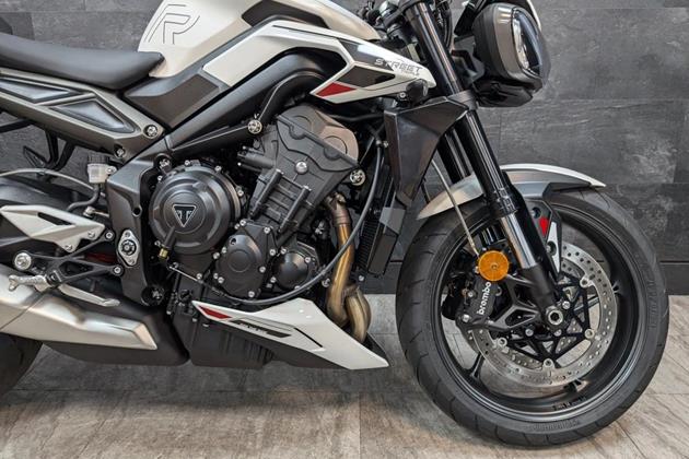 TRIUMPH STREET TRIPLE 765 R